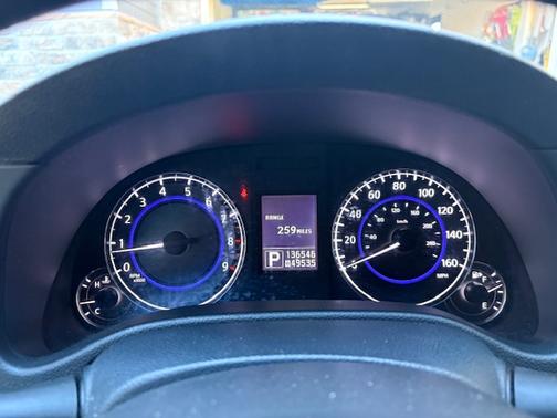 2010 INFINITI G37 x