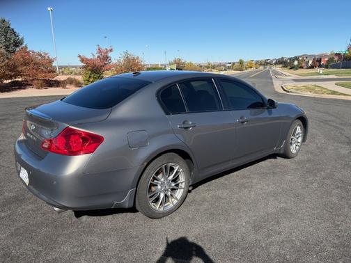 2010 INFINITI G37 x