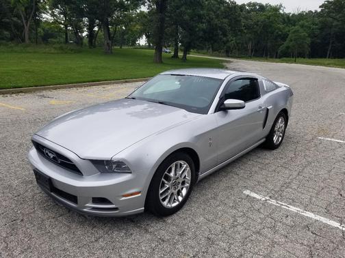 Silver 2013 Ford Mustang V6 Premium