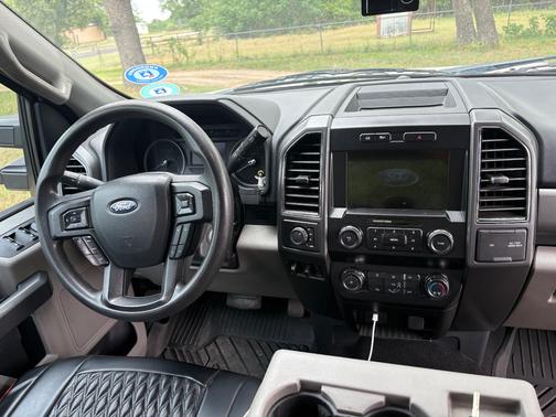 White 2022 Ford F-250 XLT