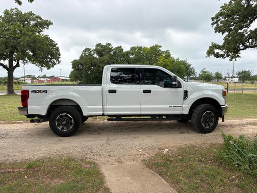 White 2022 Ford F-250 XLT