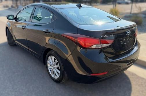 Black 2016 Hyundai ELANTRA SE