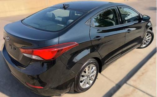 Black 2016 Hyundai ELANTRA SE