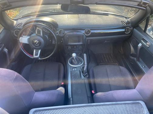 Gray 2006 Mazda MX-5 Miata Sport