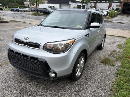 Gray 2016 Kia Soul +