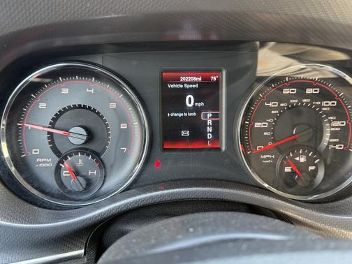 Silver 2014 Dodge Charger SE