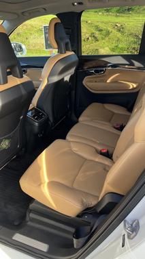 2016 Volvo XC90 T6 Momentum