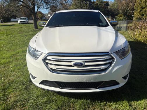 White 2013 Ford Taurus Limited