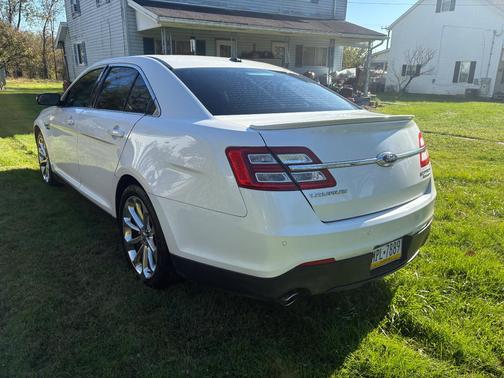 White 2013 Ford Taurus Limited