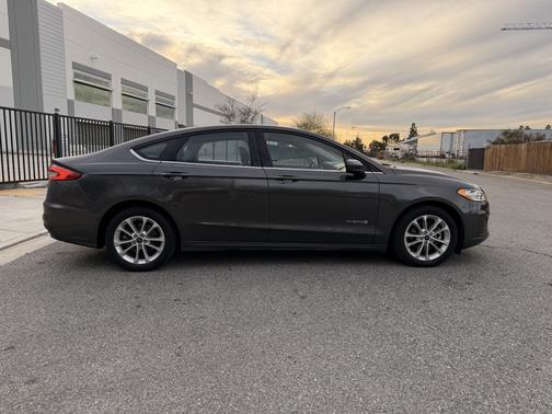 2019 Ford Fusion Hybrid SE