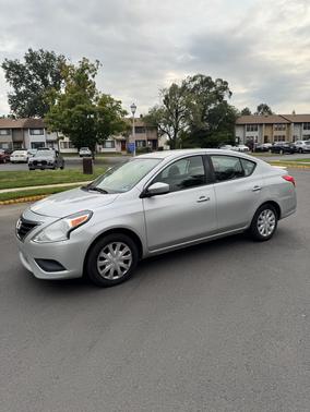 Silver 2015 Nissan Versa 1.6 SV