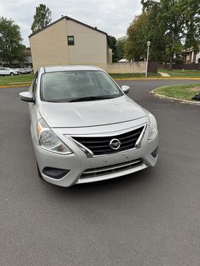 Silver 2015 Nissan Versa 1.6 SV