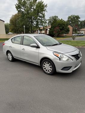 Silver 2015 Nissan Versa 1.6 SV