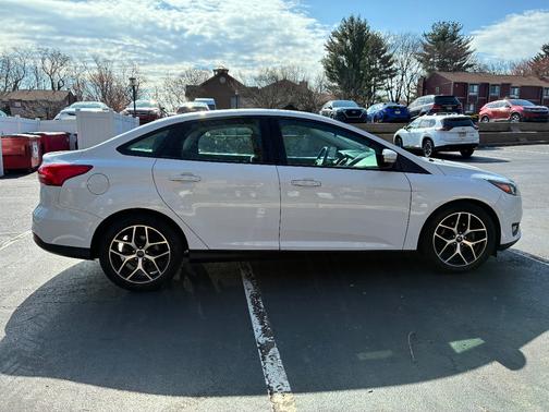 White 2018 Ford Focus SEL