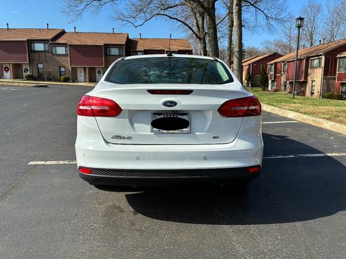 White 2018 Ford Focus SEL