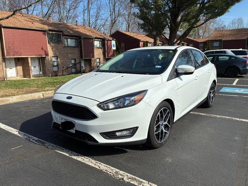 White 2018 Ford Focus SEL