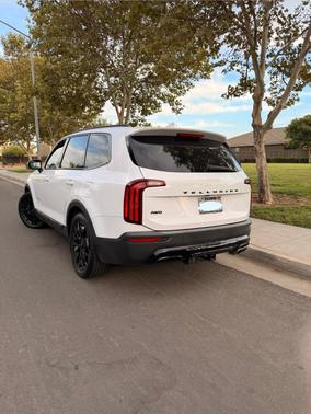White 2022 Kia Telluride SX