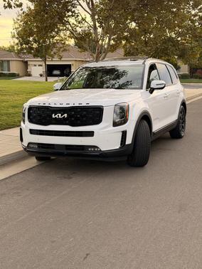 White 2022 Kia Telluride SX