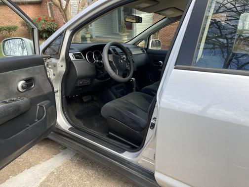 2012 Nissan Versa 1.8 S