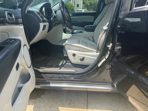 2017 Jeep Grand Cherokee Summit