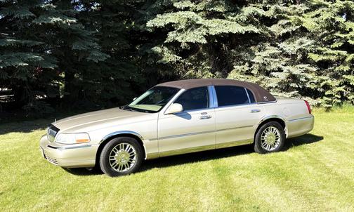 2008 Lincoln Town Car Signature Limited