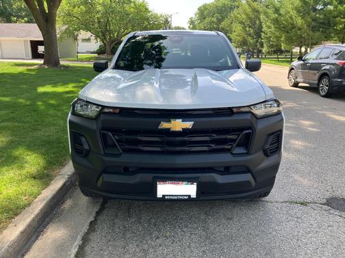 White 2025 Chevrolet Colorado WT