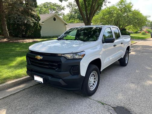 White 2025 Chevrolet Colorado WT