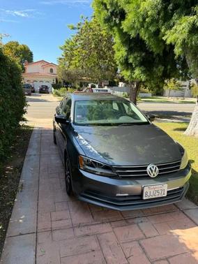 Gray 2016 Volkswagen Jetta 1.4T SE