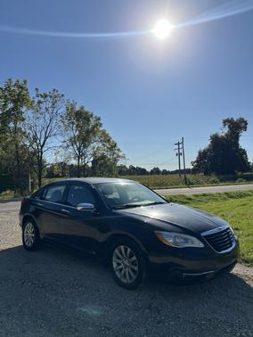 Black 2014 Chrysler 200 Limited