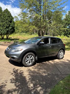 Gray 2014 Nissan Murano S