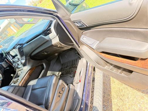 Blue 2019 Chevrolet Suburban LT