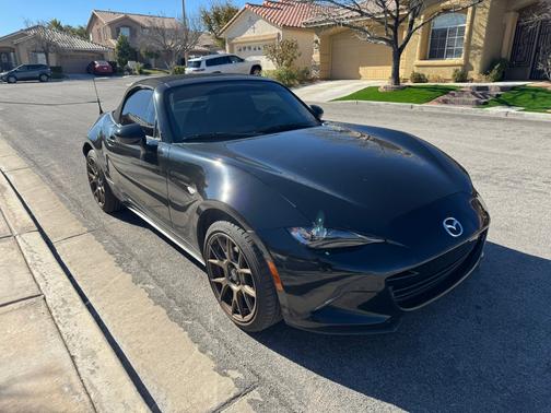 2017 Mazda MX-5 Miata Sport