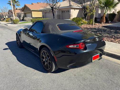 2017 Mazda MX-5 Miata Sport