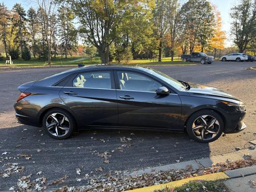 2021 Hyundai ELANTRA SEL