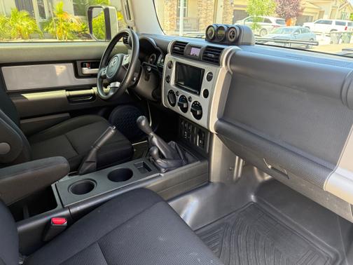 2014 Toyota FJ Cruiser Base