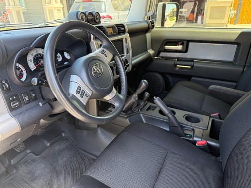 2014 Toyota FJ Cruiser Base