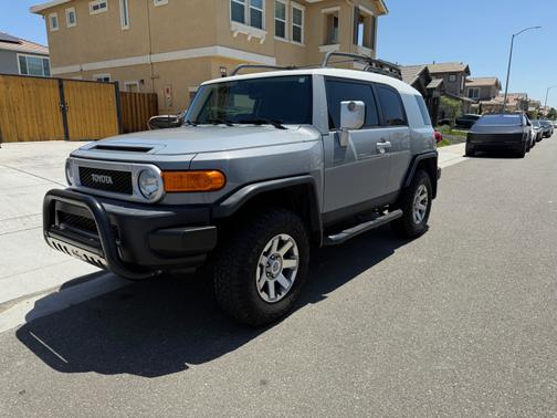 2014 Toyota FJ Cruiser Base