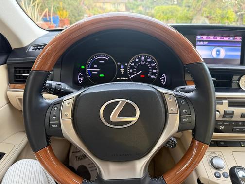 Gold 2013 Lexus ES 300h Base