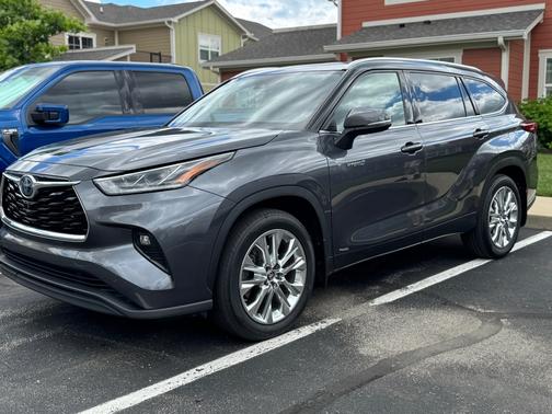Gray 2020 Toyota Highlander Hybrid Limited