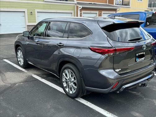 Gray 2020 Toyota Highlander Hybrid Limited