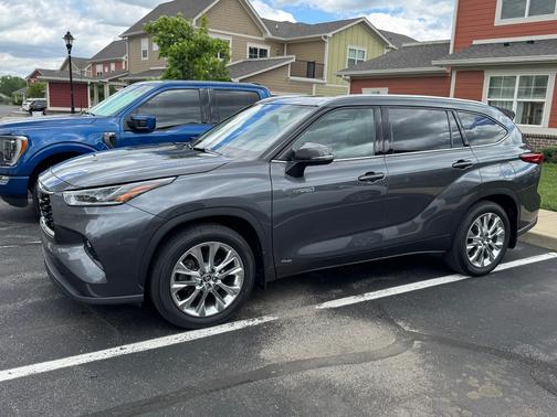 Gray 2020 Toyota Highlander Hybrid Limited