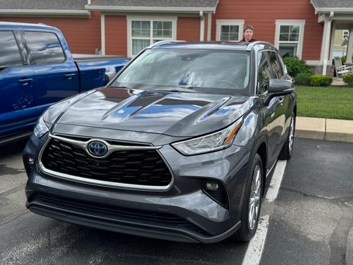 Gray 2020 Toyota Highlander Hybrid Limited