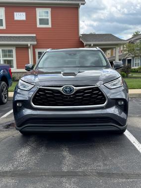 Gray 2020 Toyota Highlander Hybrid Limited