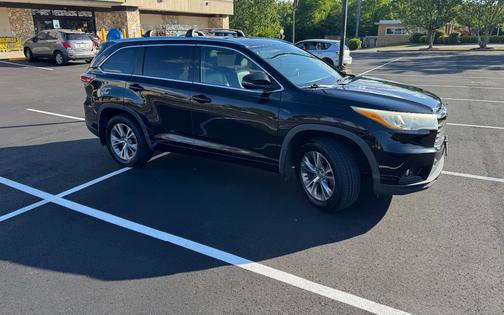 Black 2015 Toyota Highlander XLE