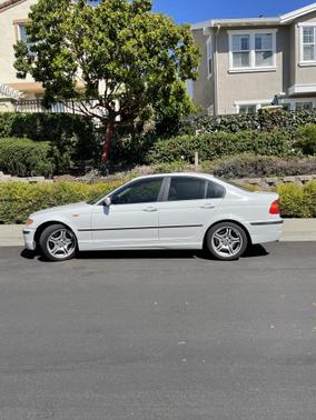 Photo 1 of 1 of 2003 BMW 330 i
