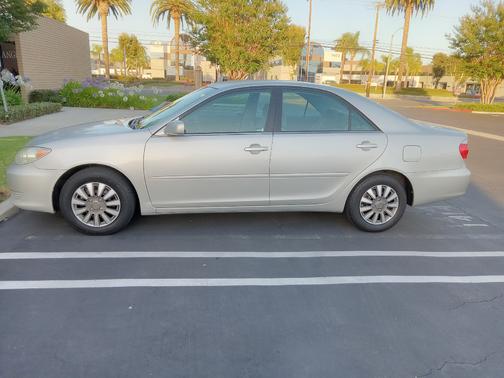 Silver 2006 Toyota Camry LE