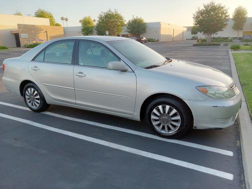 Silver 2006 Toyota Camry LE