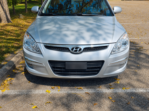 Silver 2010 Hyundai Elantra Touring GLS