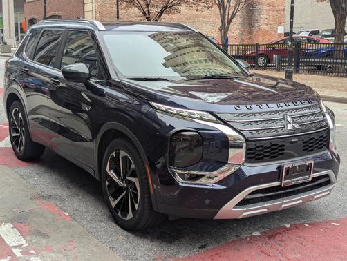 Blue 2023 Mitsubishi Outlander PHEV SE