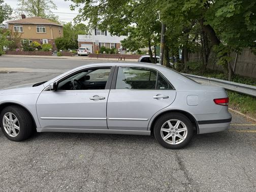 Silver 2004 Honda Accord EX-L